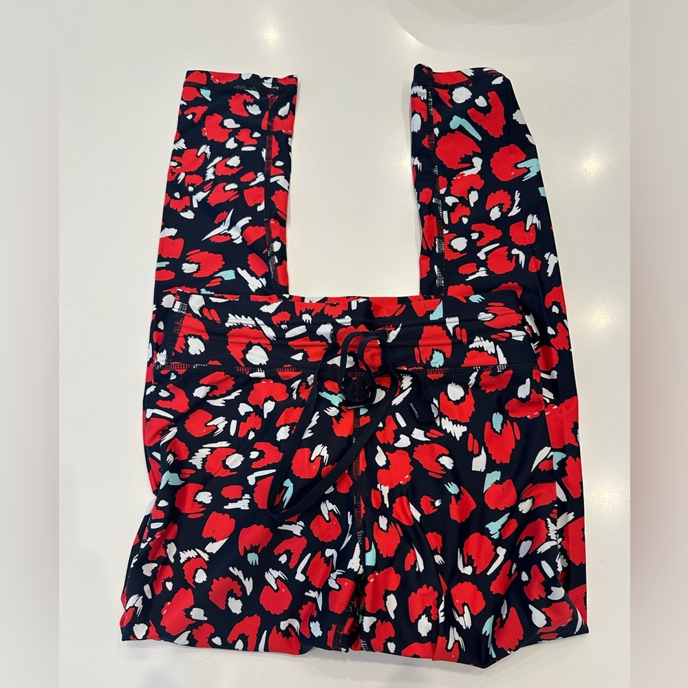 THE UPSIDE LEGGING WITH ADJUSTABLE TIE